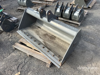 60 in Cleanup Excavator Bucket