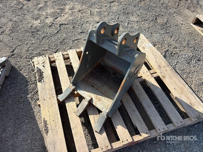 16 in Digging Excavator Bucket