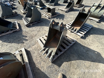 18 in Digging Excavator Bucket