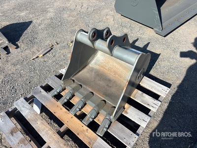 Wacker Neuson 28Z3 24 in Digging دلو حفارة