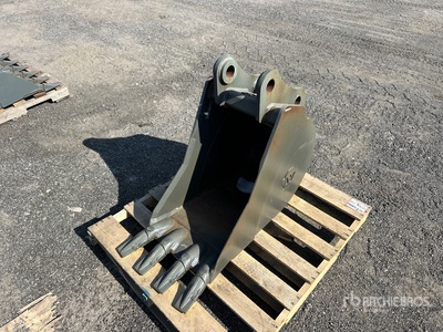 18 in Digging Excavator Bucket