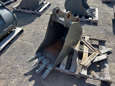 18 in Digging Excavator Bucket