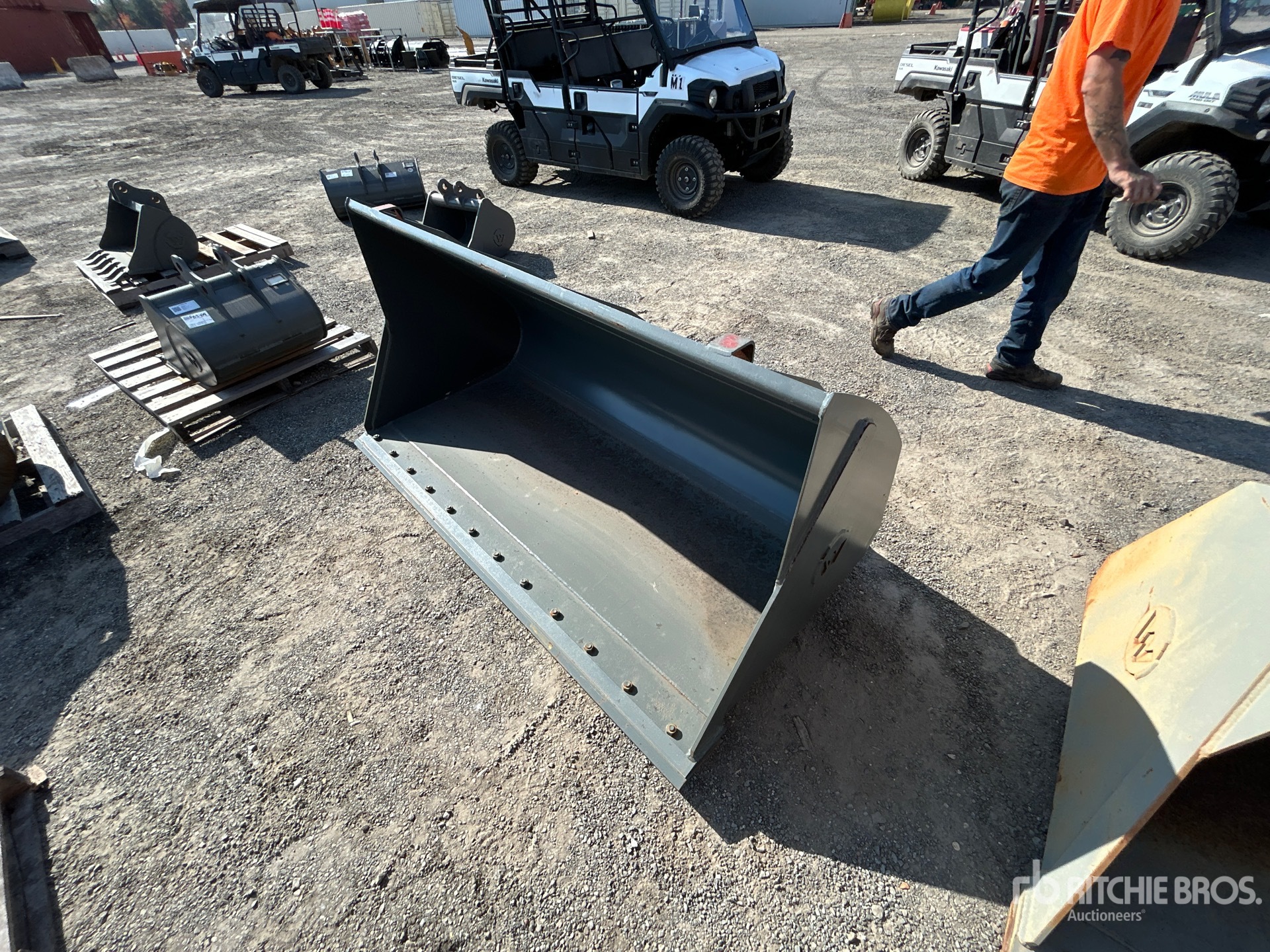 72 in Q/C General Purpose Wheel Loader Bucket