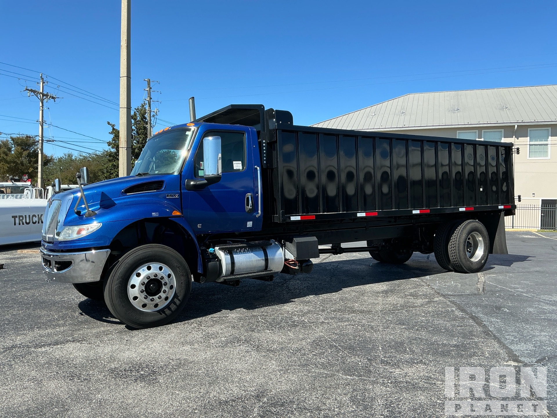 2021 International MV607 4x2 S/A Dump Truck