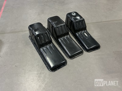 (9) Cummins 3974292 Oil Pans