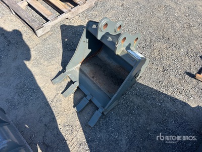 20 in Digging Excavator Bucket