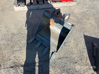 20 in Digging Excavator Bucket