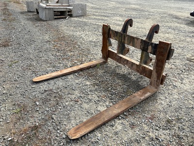 59 in Q/C Wheel Loader Forks - Fits Cat 930G