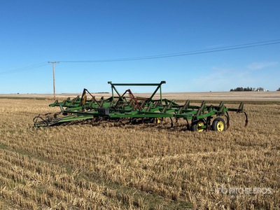 John Deere E1600 40 ft Beitel ploeg