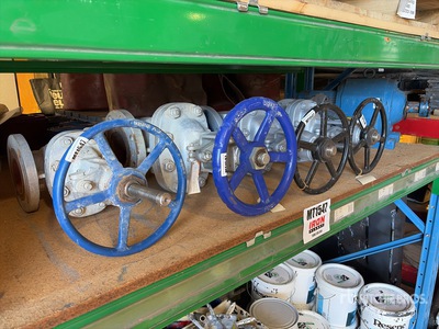 Quantity of Gate Valves & Electric Motors Varios, equipos de riego