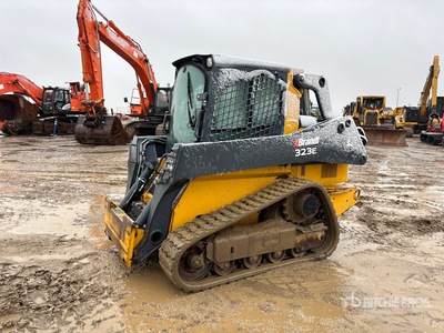 2017 John Deere 323E Two-Speed Compact Track Loader