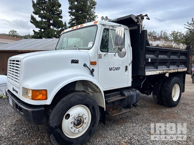 1996 International 4900 S/A-kiepwagen