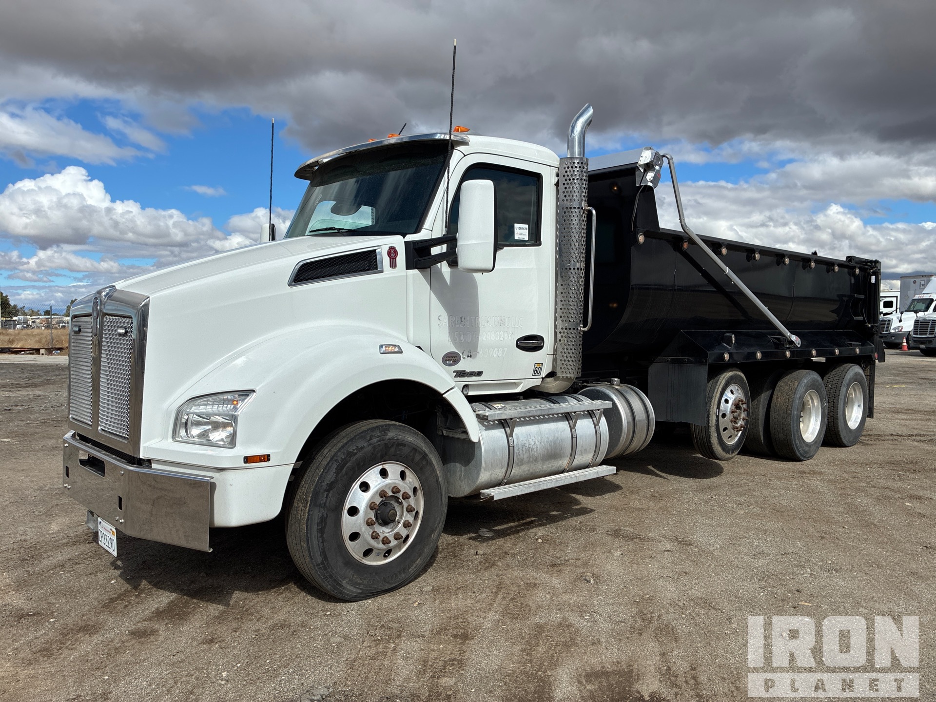 2020 Kenworth T880 8x4 Camion à benne basculante Tridem