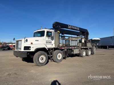 2011 Hiab 410K-3 CLX 5330 lb Knuckle Boom on 1997 International F5070 8x4 Twin-Steer Boom Truck