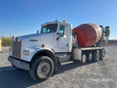 2007 Kenworth W900 8x2 Mixer Truck