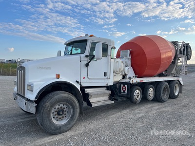 2007 Kenworth W900 8x2 شاحنة خلاط