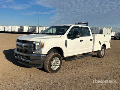 2019 Ford F-250 4x4 Crew Cab ユーティリティトラック