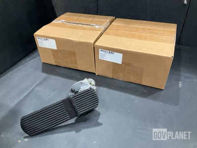 (14) Worldwide Equipment 101381N Directional Control Linear Valves