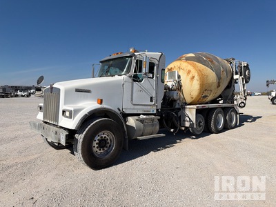2013 Kenworth W900 10x4 Camion mélangeur
