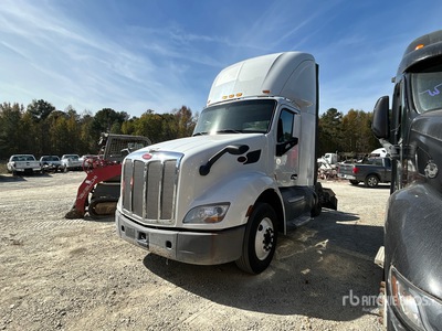 2018 Peterbilt 579 4x2 Ciągnik siodłowy z kabiną dzienną S/A