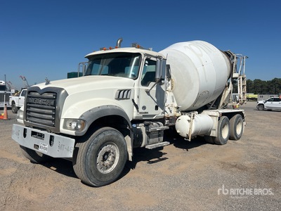 2017 Mack GU713 6x4 Betonomieszarka