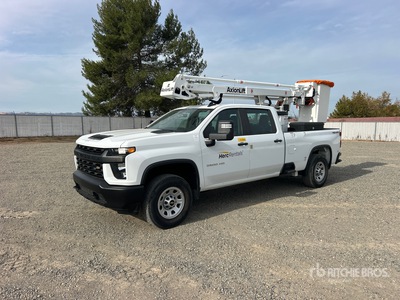 AxionLift URG 27 ft on 2023 Chevrolet Silverado 3500HD 4x4 Crew Cab 高所作業車