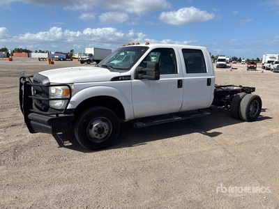 2016 Ford F-350 XL 4x4 Crew Cab を見 Cab and Chassis