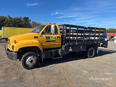 2002 GMC C6500 4x2 Camion à Plateau