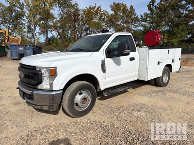 2022 Ford E-350 サービスカー