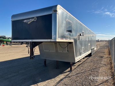 2019 Vintage Trailers MLL SV44GTTA4 38 ft Tri/A Gooseneck Enclosed Trailer