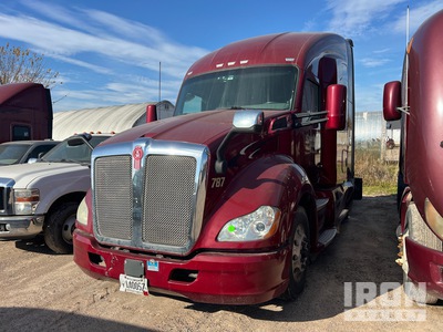 2019 Kenworth T680 6x4 Cabeza Tractora Cabina Dormitorio