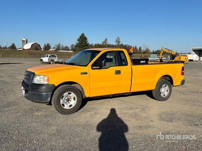 2005 Ford F-150 XL 4x2 Pickup