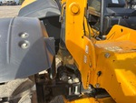 Hydraulics with Frame Leveling Cylinders