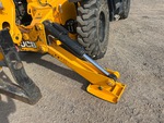 Hydraulics with Outrigger Cylinders