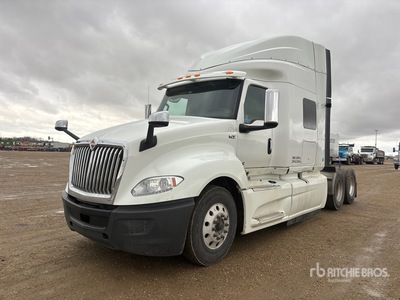 2022 International LT625 6x4 Cabeza Tractora Cabina Dormitorio