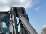 Chassis with Tilt Linkage