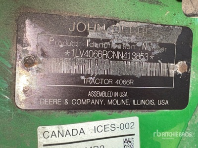 2022 John Deere 4066R Trattore da giardinaggio