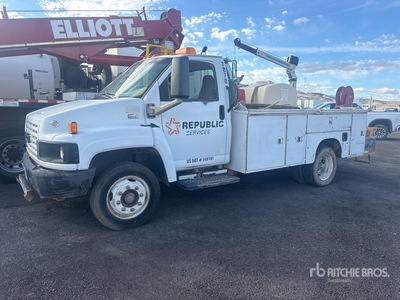 2003 Chevrolet C5500 4x2 Ciężarówka serwisowa (Inoperable)
