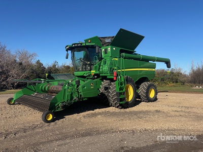 2015 John Deere S690 Cosechadora