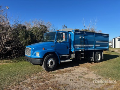 2002 Freightliner FL70 Camión de granos