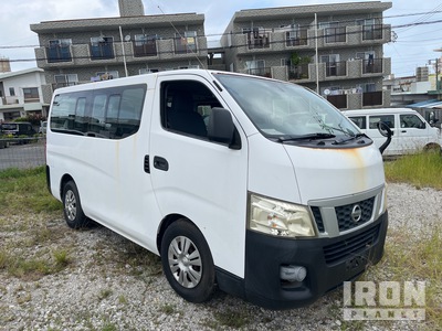2013 年 Nissan NV350 Caravan Passenger Van
