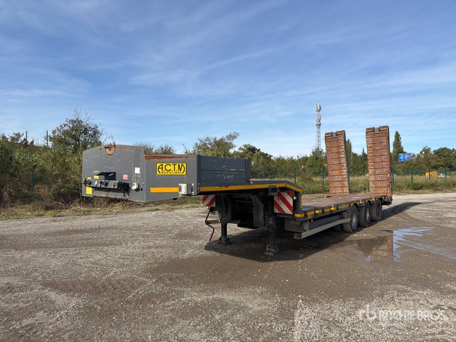 Construction and Machinery Trailers