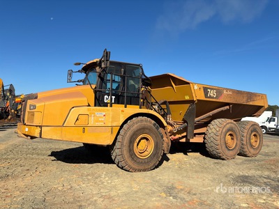 2020 Cat 745 Dumper articolato