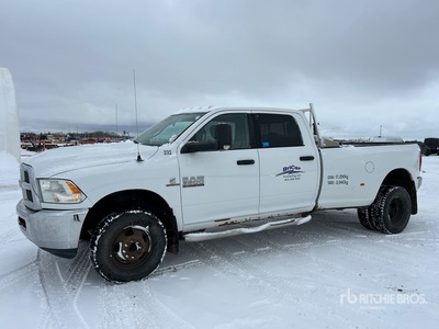 2014 Ram 3500 4x4 Crew Cab بيك اب