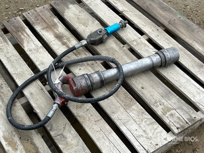 TOKU B110 Pneumatic Rivet Buster