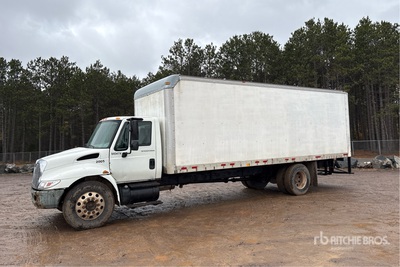 2005 International 4300 4x2 Van Truck