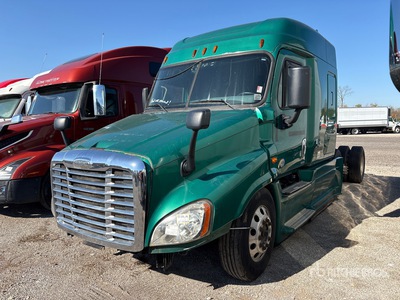 2015 Freightliner Cascadia 125 6x4 Ciągnik siodłowy T/A z kabiną sypialną (Inoperable)