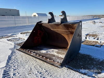 Brandt 84 in Cleanup Excavator Bucket - Fits John Deere 350