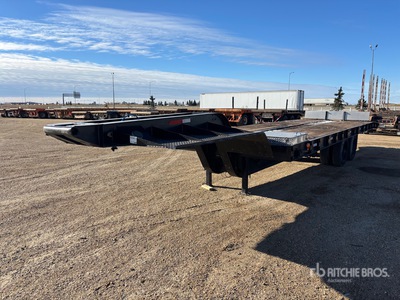 1982 Columbia 34 ft T/A Tilt Deck Trailer