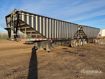 2013 Doepker 28 ft Super B-Train Lead Belly Grain Trailer